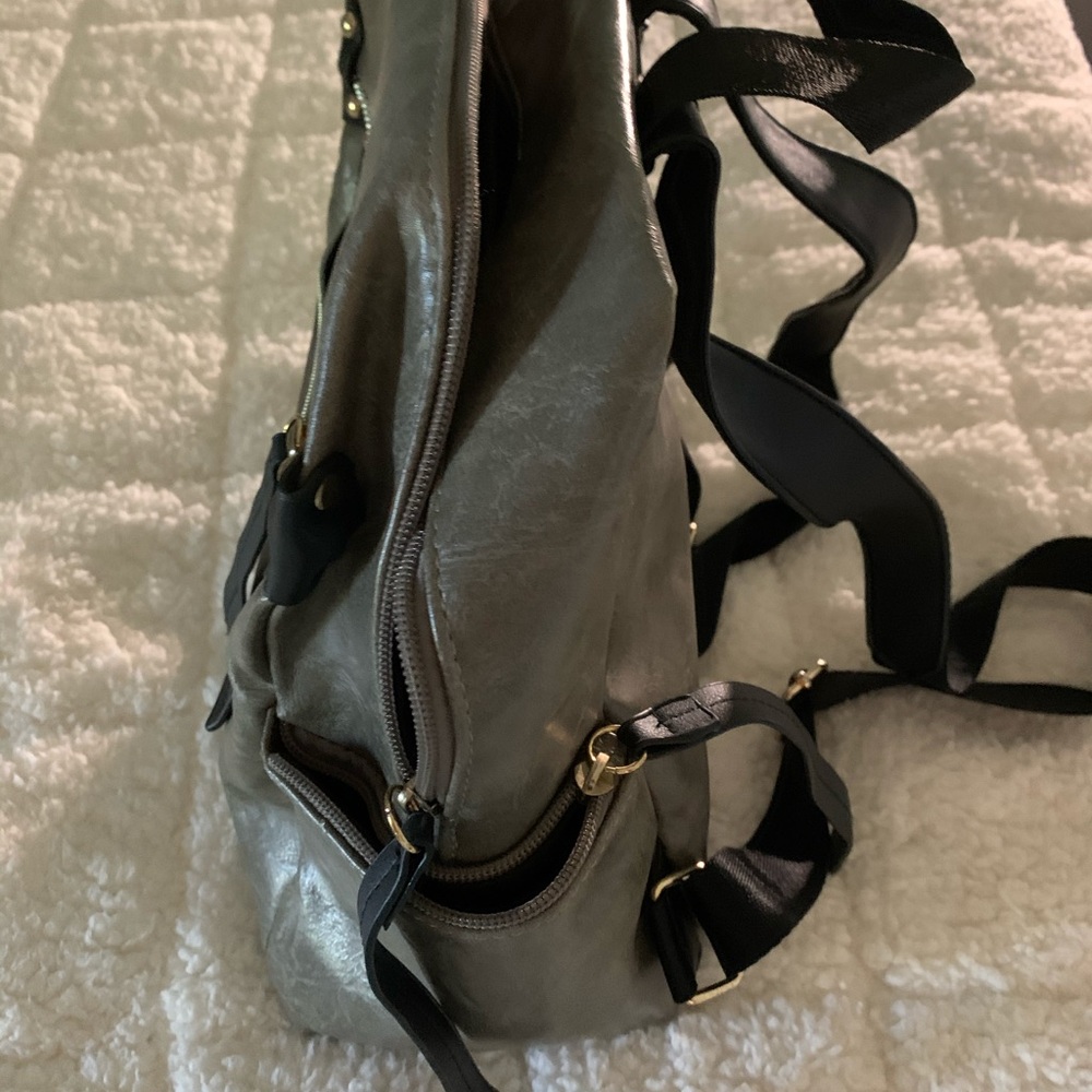 Backpack - Picture 2 of 4